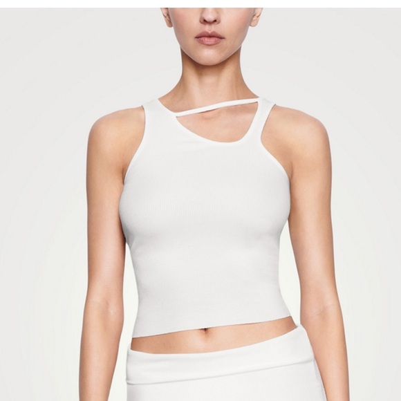 Skims Cutout Ribbed Tank - Picture 6 of 7